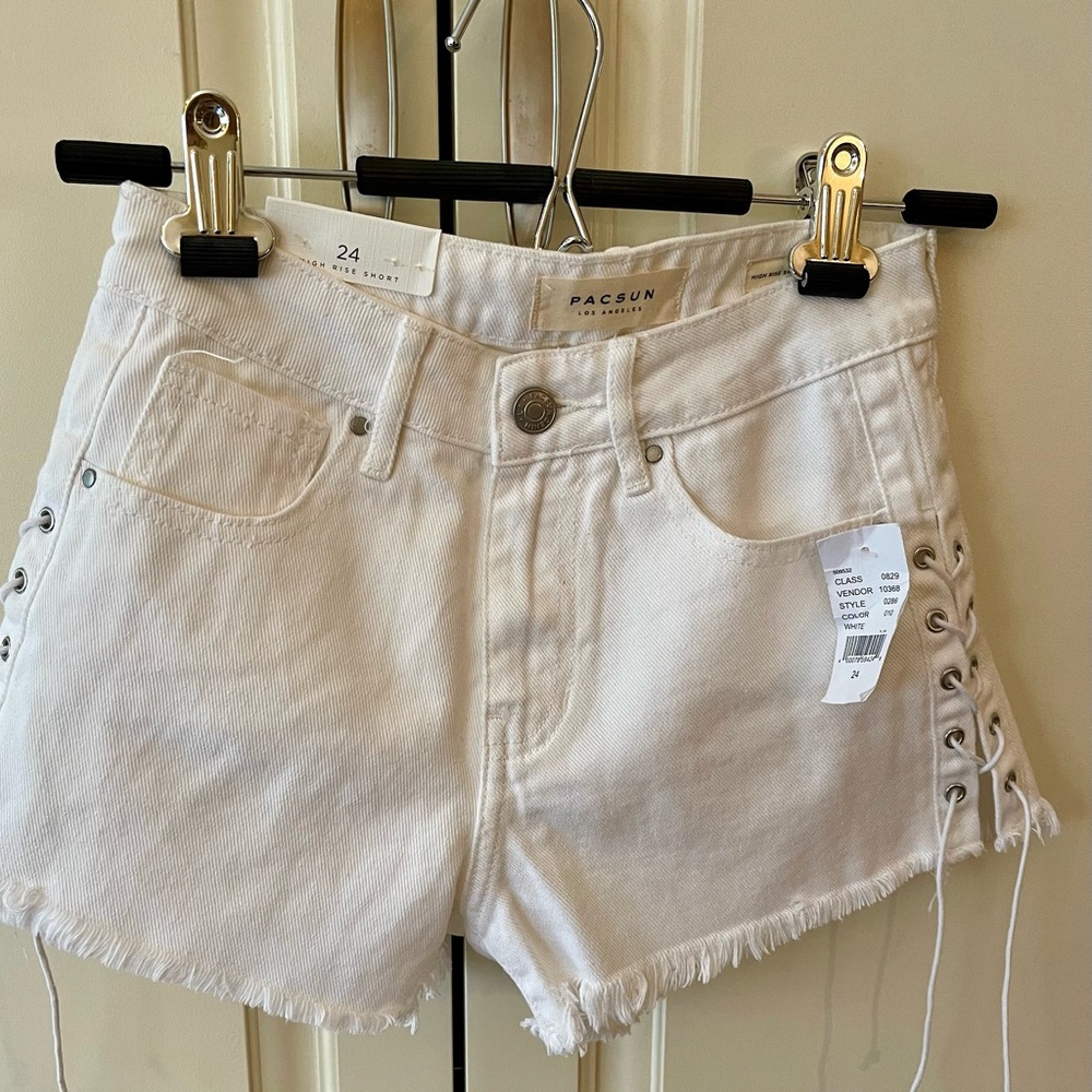 White PacSun shorts with side detail, size 24, new with tags.